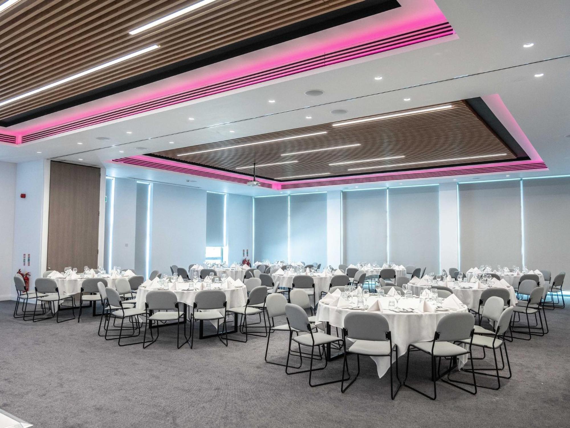 Holiday Inn Birmingham Airport - Nec By Ihg Bickenhill Exterior photo